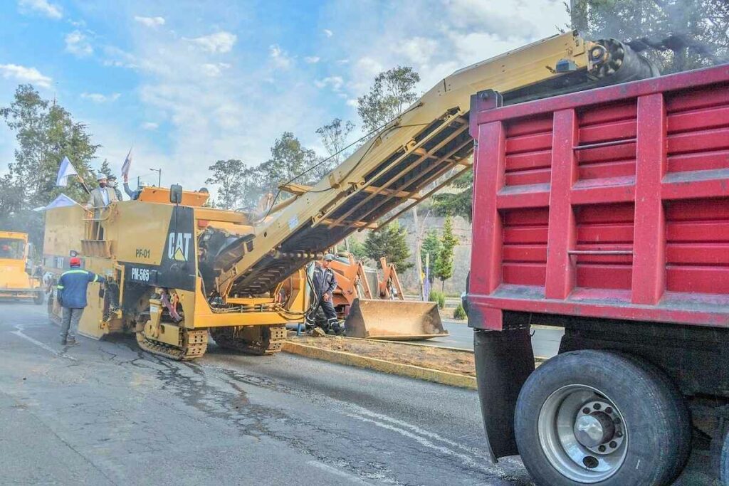 Maquinaria pesada se utilizará en la obra de reencarpetado