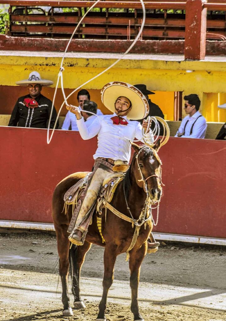 Un charro en acción.